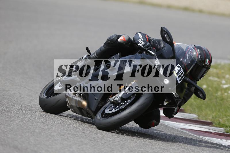 /10 20.04.2026  Pluess Moto Sport ADR/Freies Fahren/38